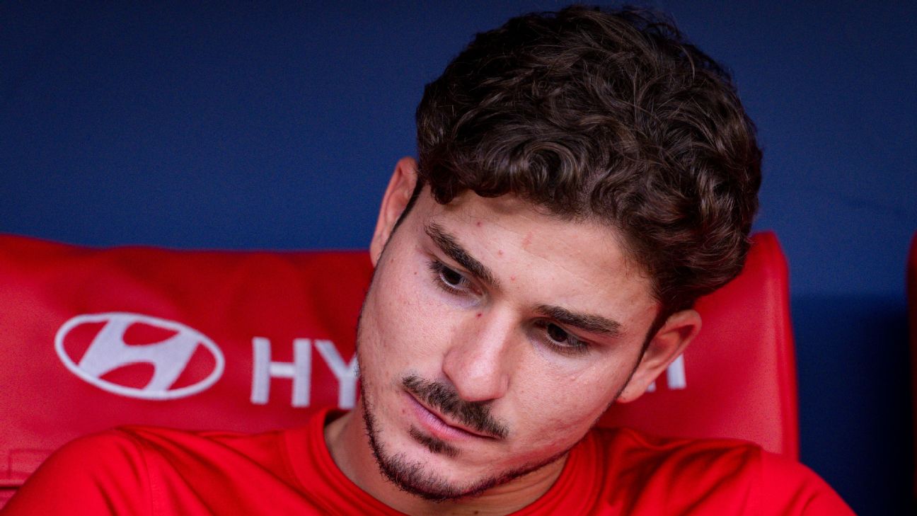 阿尔瓦雷斯回归马竞训练，巴萨转会传闻仍未平息